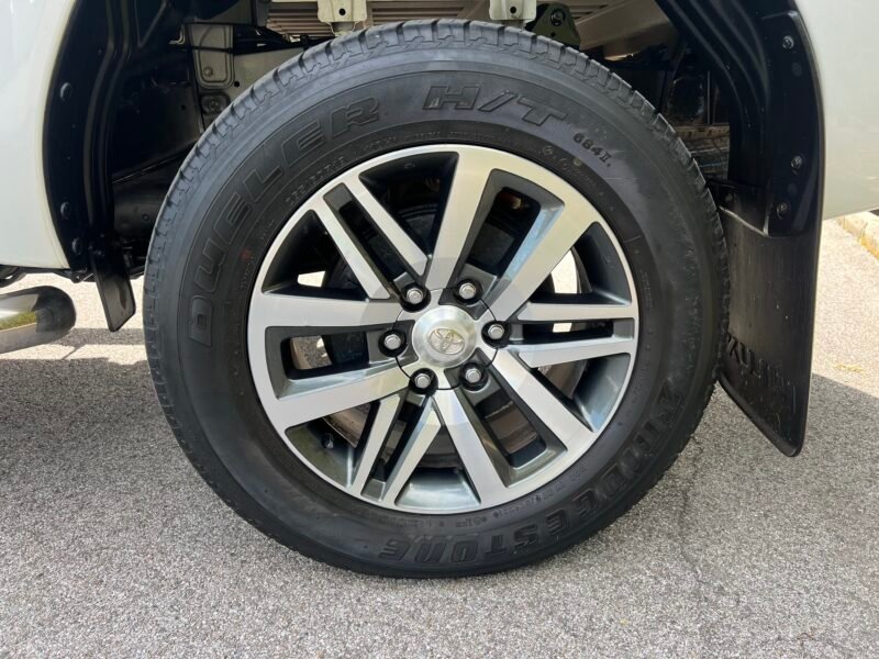 TOYOTA HILUX 2.4 d4d 150Cv VX Automático