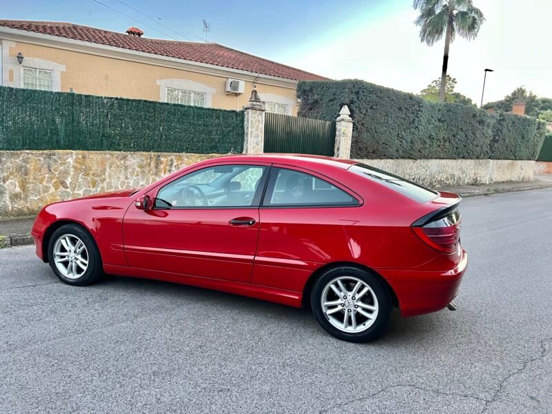 MERCEDES-BENZ C 220 Cdi 143 CV Sportcoupé SPORT