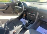 AUDI A3 1.6 i 100 CV AMBIENTE Ambiente