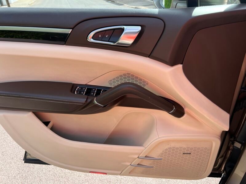 PORSCHE Cayenne 3.0 Td v6 262 Cv