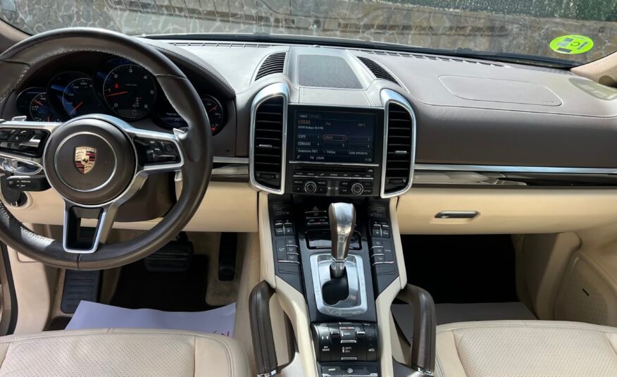 PORSCHE Cayenne 3.0 Td v6 262 Cv