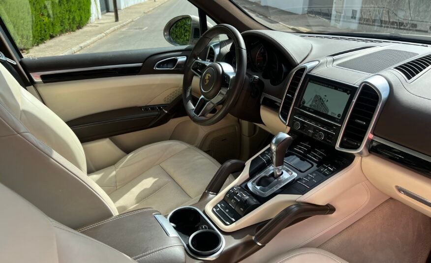 PORSCHE Cayenne 3.0 Td v6 262 Cv
