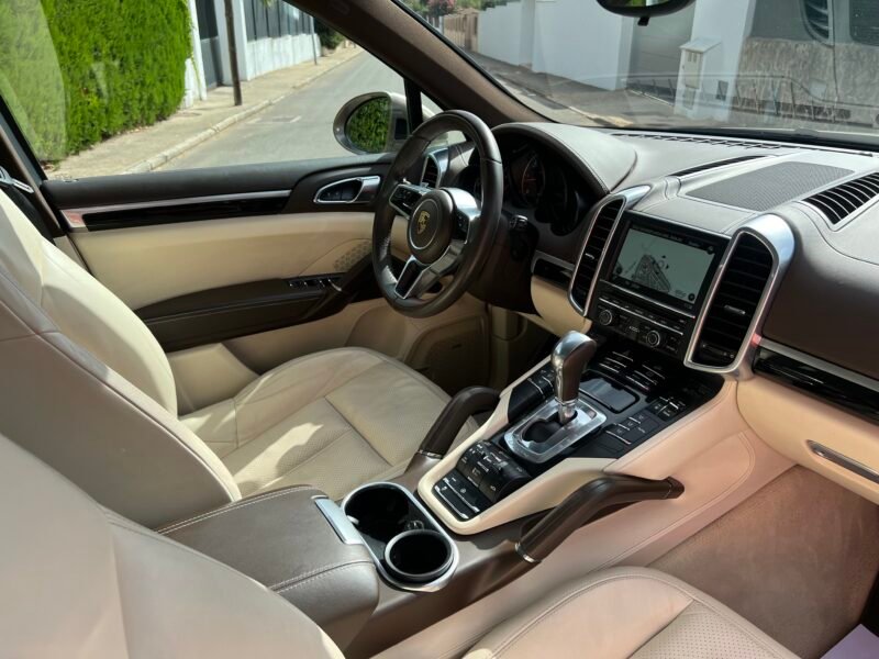 PORSCHE Cayenne 3.0 Td v6 262 Cv