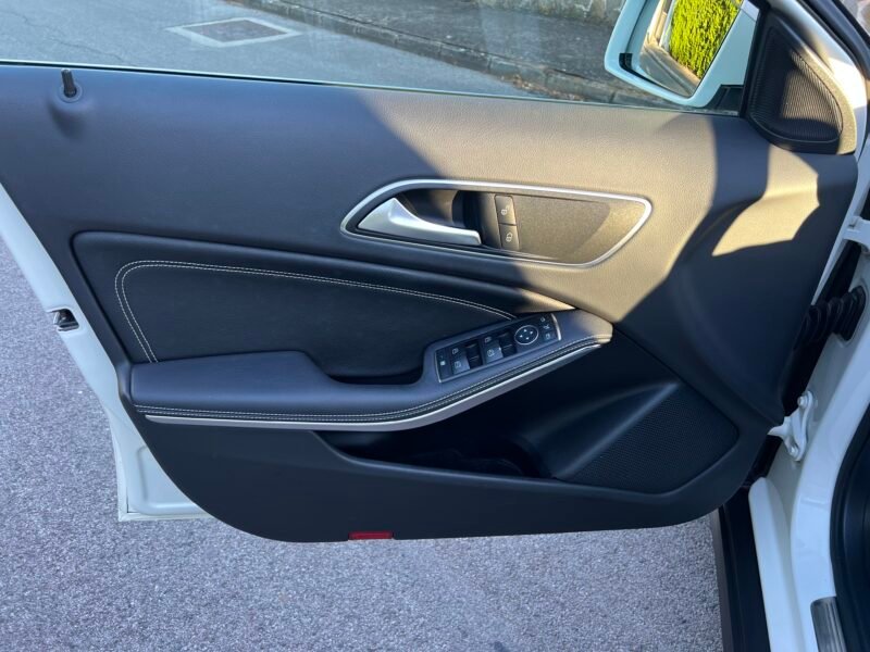 MERCEDES-BENZ GLA 200 Cdi 136 cv URBAN