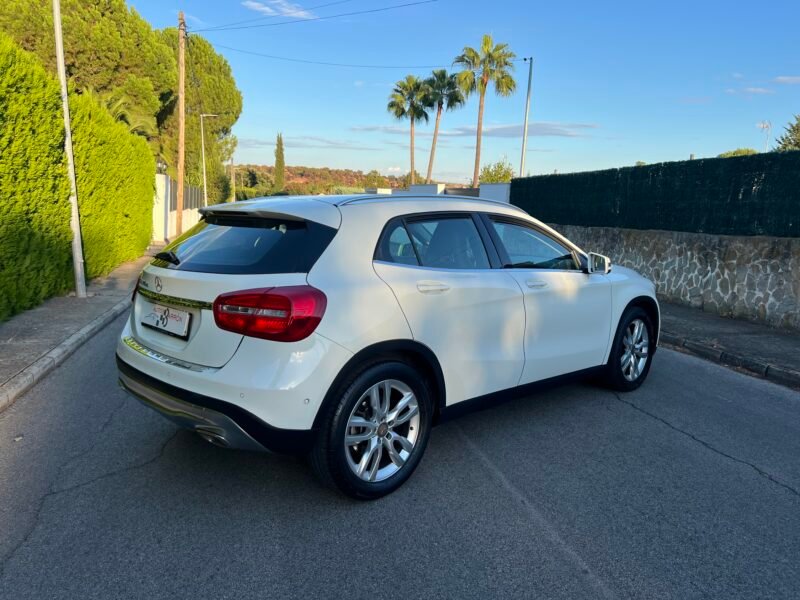 MERCEDES-BENZ GLA 200 Cdi 136 cv URBAN