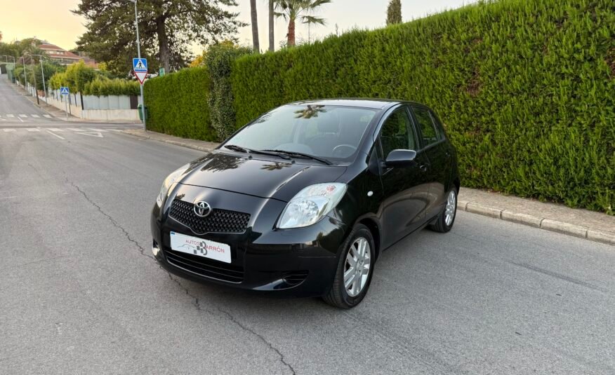 TOYOTA Yaris 1.3 i LUNA 87 cv
