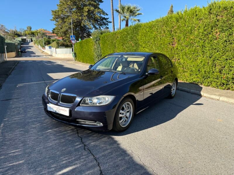BMW 320i