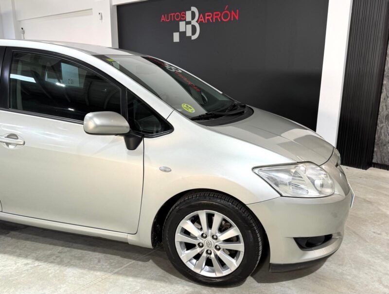 TOYOTA Auris 2.0D4d 126 CV SOL