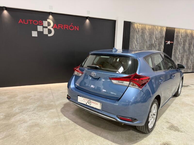 TOYOTA AURIS 1.4 d4d 90 Active