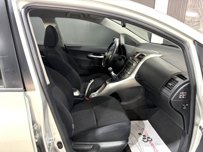 TOYOTA Auris 2.0D4d 126 CV SOL
