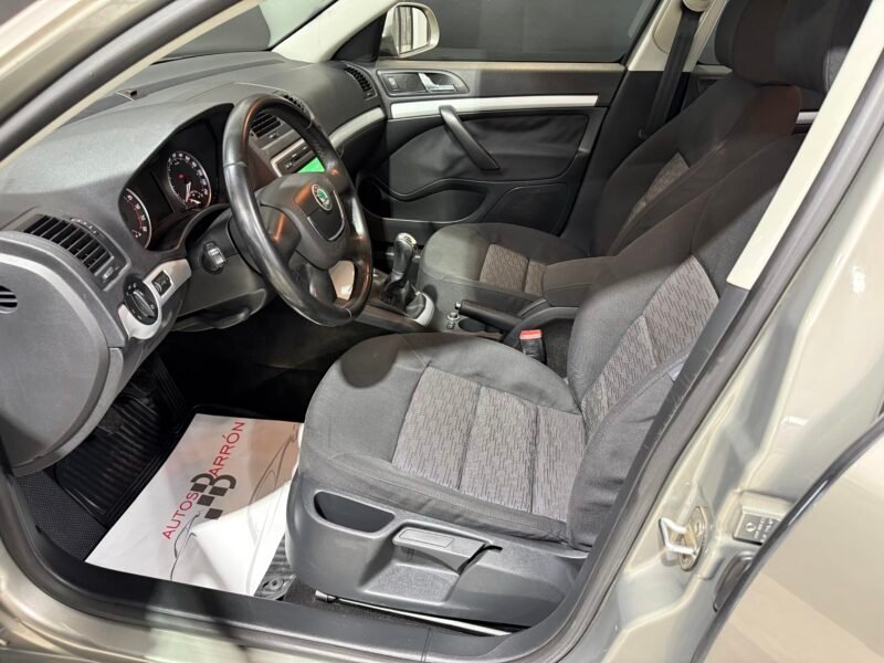 SKODA OCTAVIA 1.6 TDI 105 cv Collection