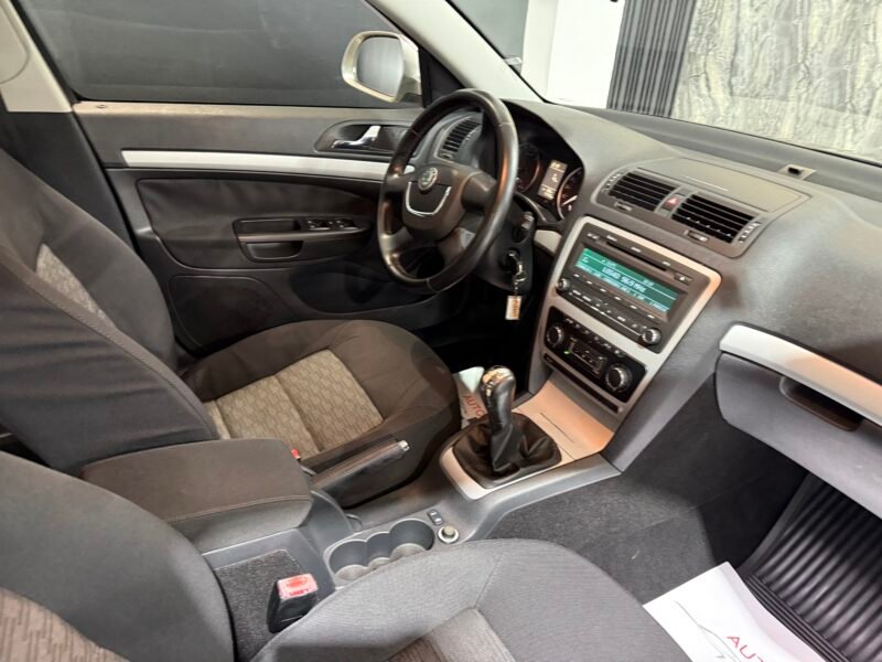 SKODA OCTAVIA 1.6 TDI 105 cv Collection