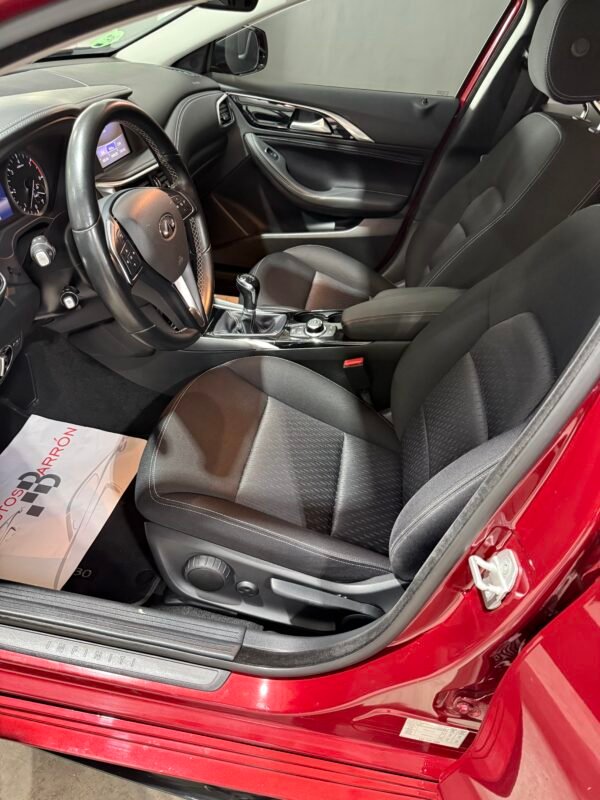 INFINITI Q30 1.5 d SPORT