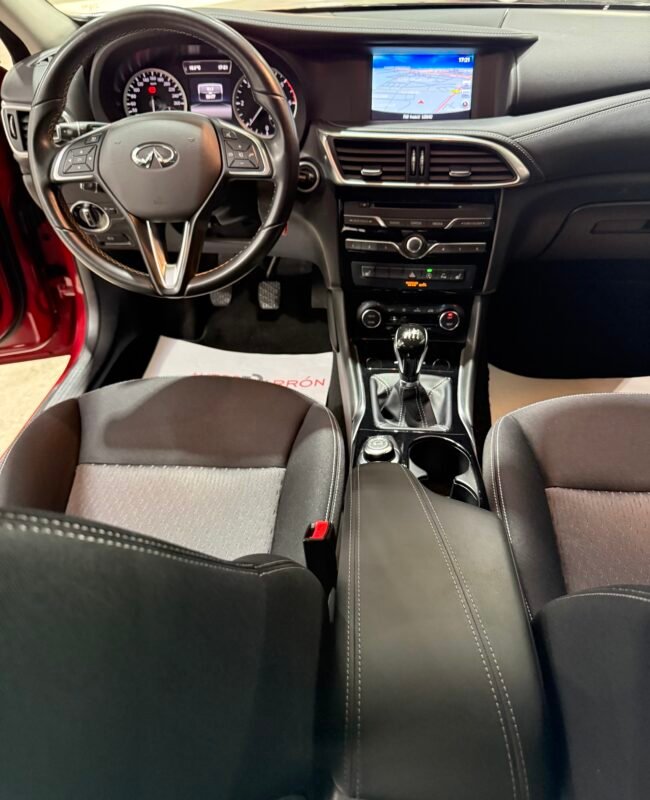 INFINITI Q30 1.5 d SPORT