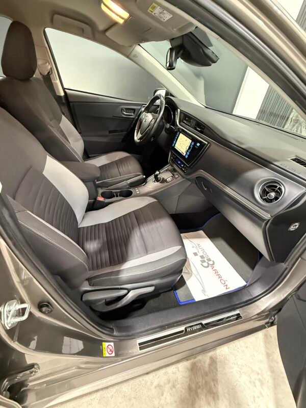 TOYOTA Auris Híbrido 136 ACTIVE