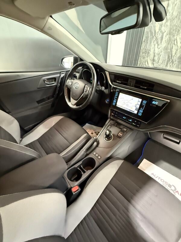 TOYOTA Auris Híbrido 136 ACTIVE