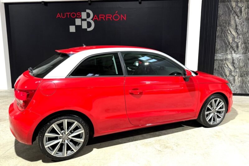 AUDI A1 1.6 TDI 105 cv S-LINE