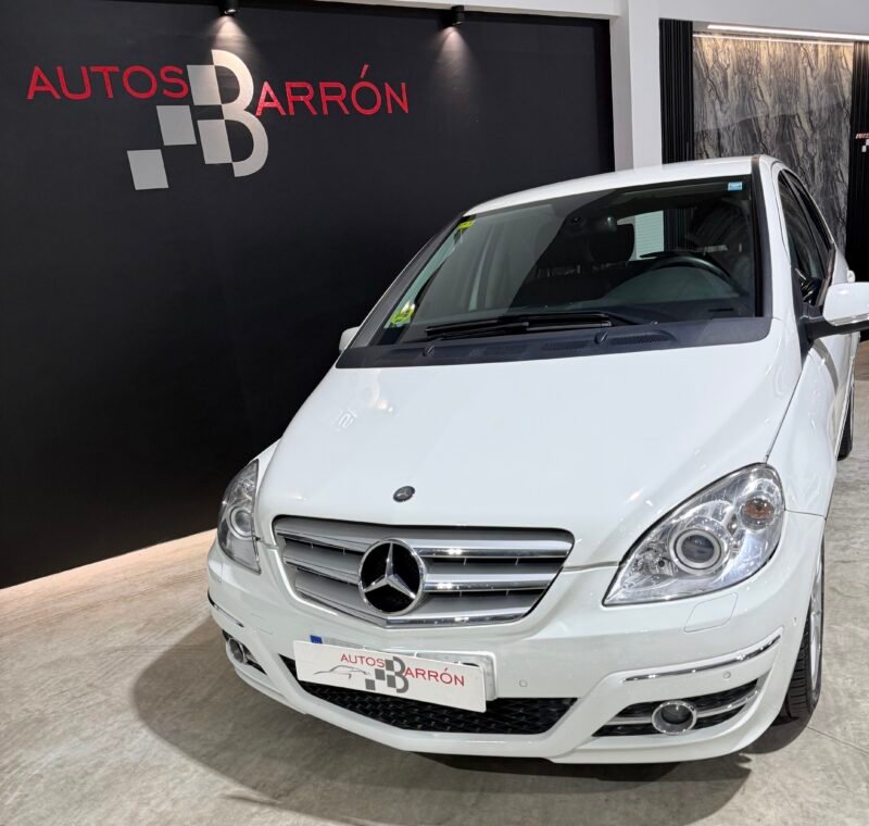 MERCEDES-BENZ B 180 d SPORT