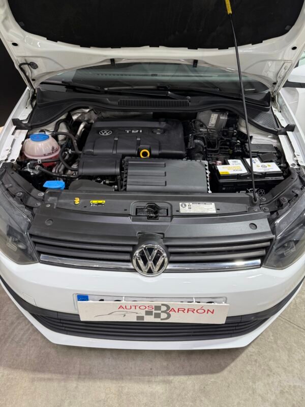 VOLKSWAGEN POLO TRENDLINE