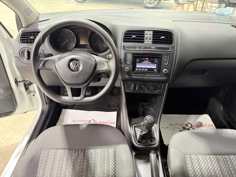 VOLKSWAGEN POLO TRENDLINE