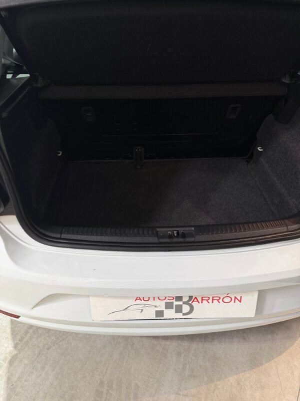 VOLKSWAGEN POLO TRENDLINE