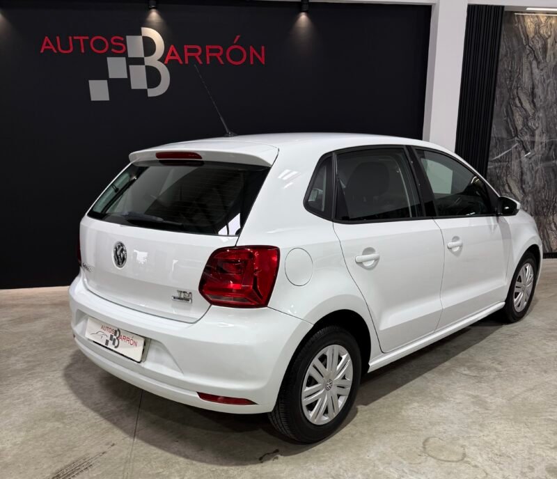 VOLKSWAGEN POLO TRENDLINE