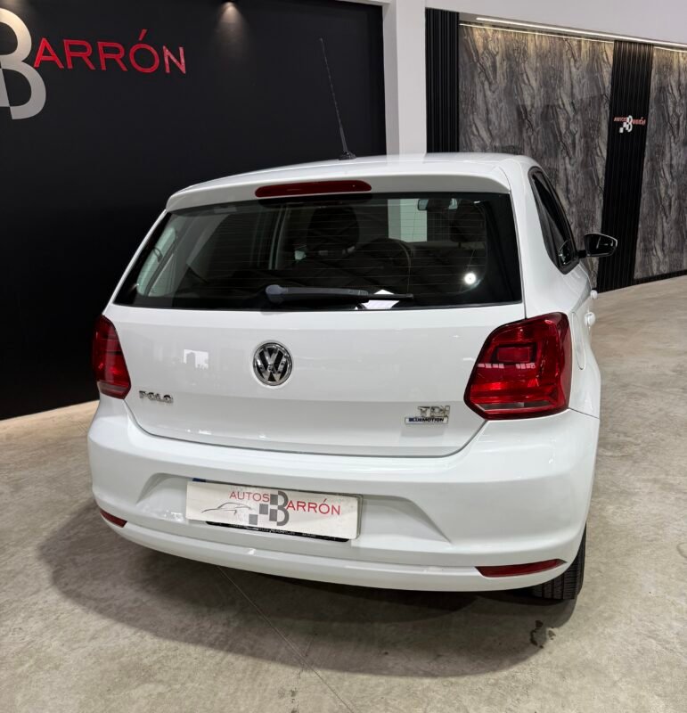 VOLKSWAGEN POLO TRENDLINE