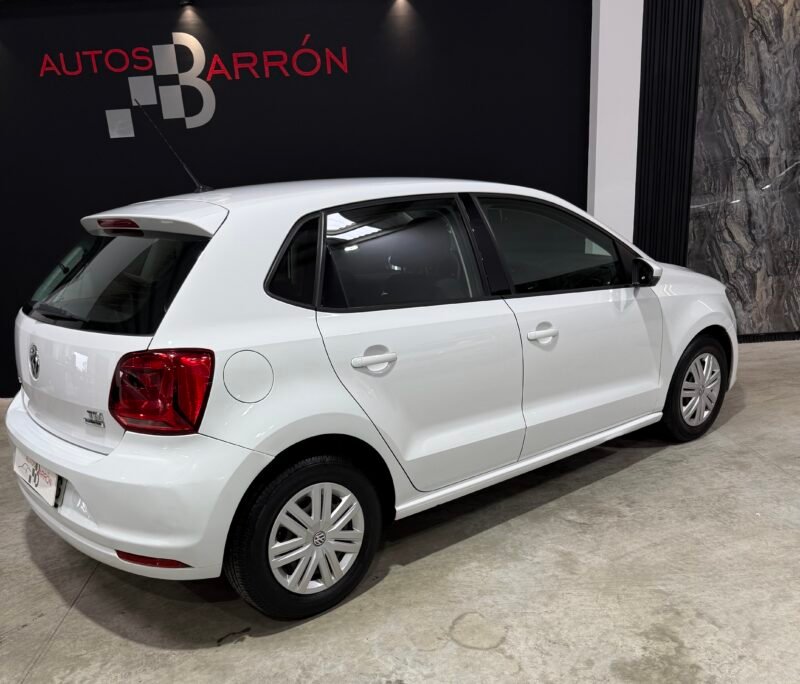 VOLKSWAGEN POLO TRENDLINE