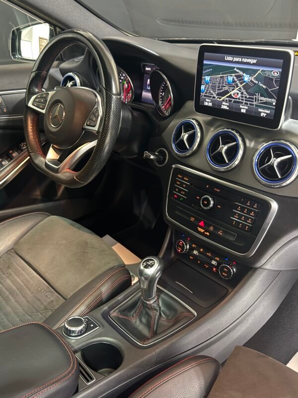 MERCEDES-BENZ GLA 200 d AMG PACK AMG