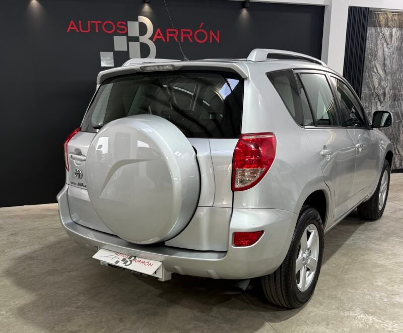 TOYOTA Rav4 2.2 d 136 4×4 Executive EXECUTIVE