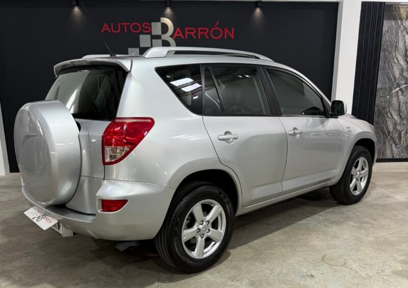 TOYOTA Rav4 2.2 d 136 4×4 Executive EXECUTIVE