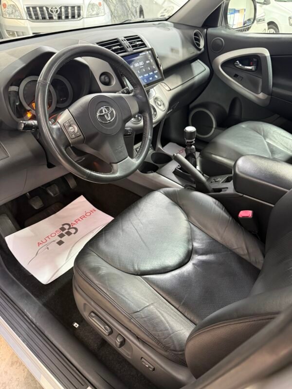 TOYOTA Rav4 2.2 d 136 4×4 Executive EXECUTIVE
