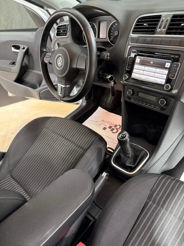VOLKSWAGEN POLO SPORT