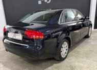 AUDI A4 2.0 i