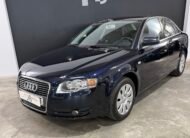 AUDI A4 2.0 i