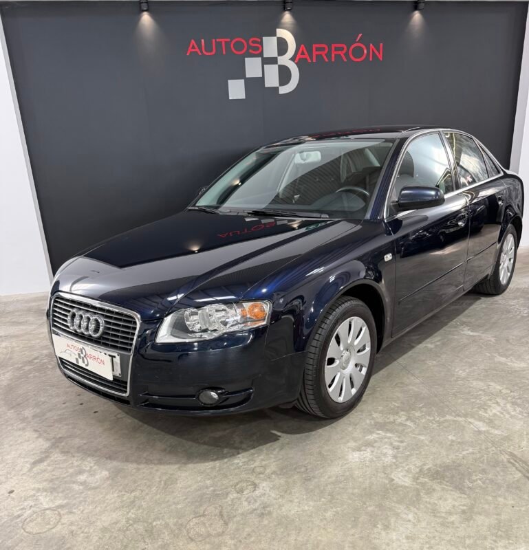 AUDI A4 2.0 i